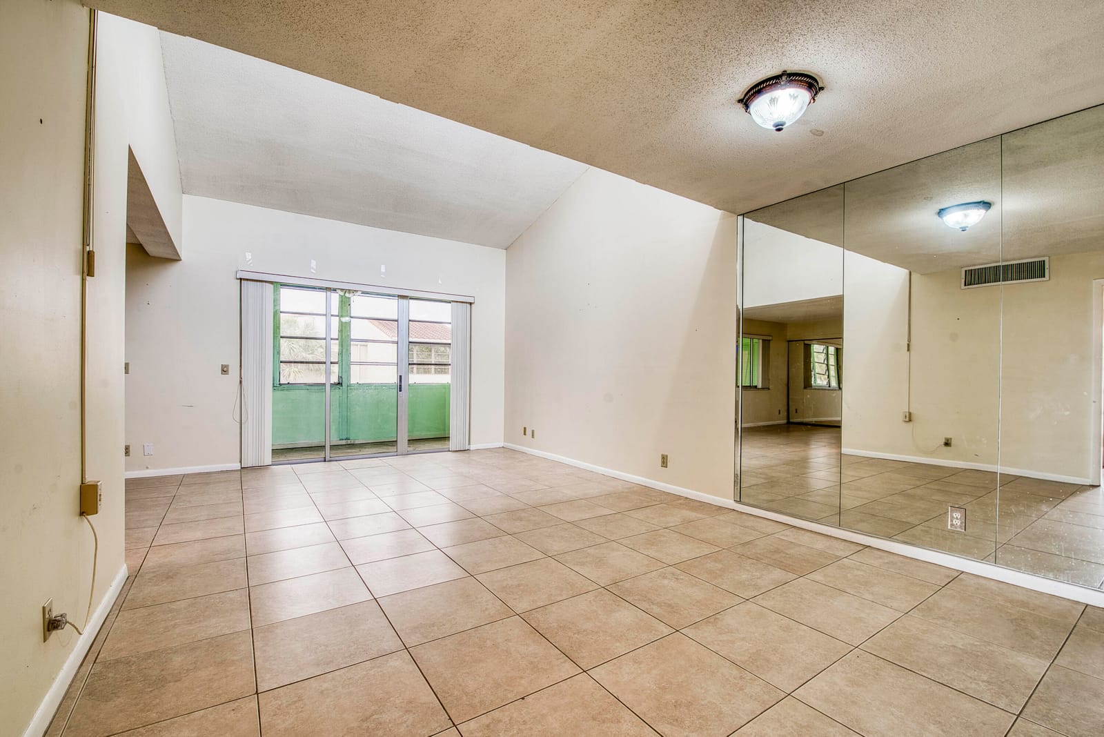 2528 Boundbrook Drive S 205 — photo 7