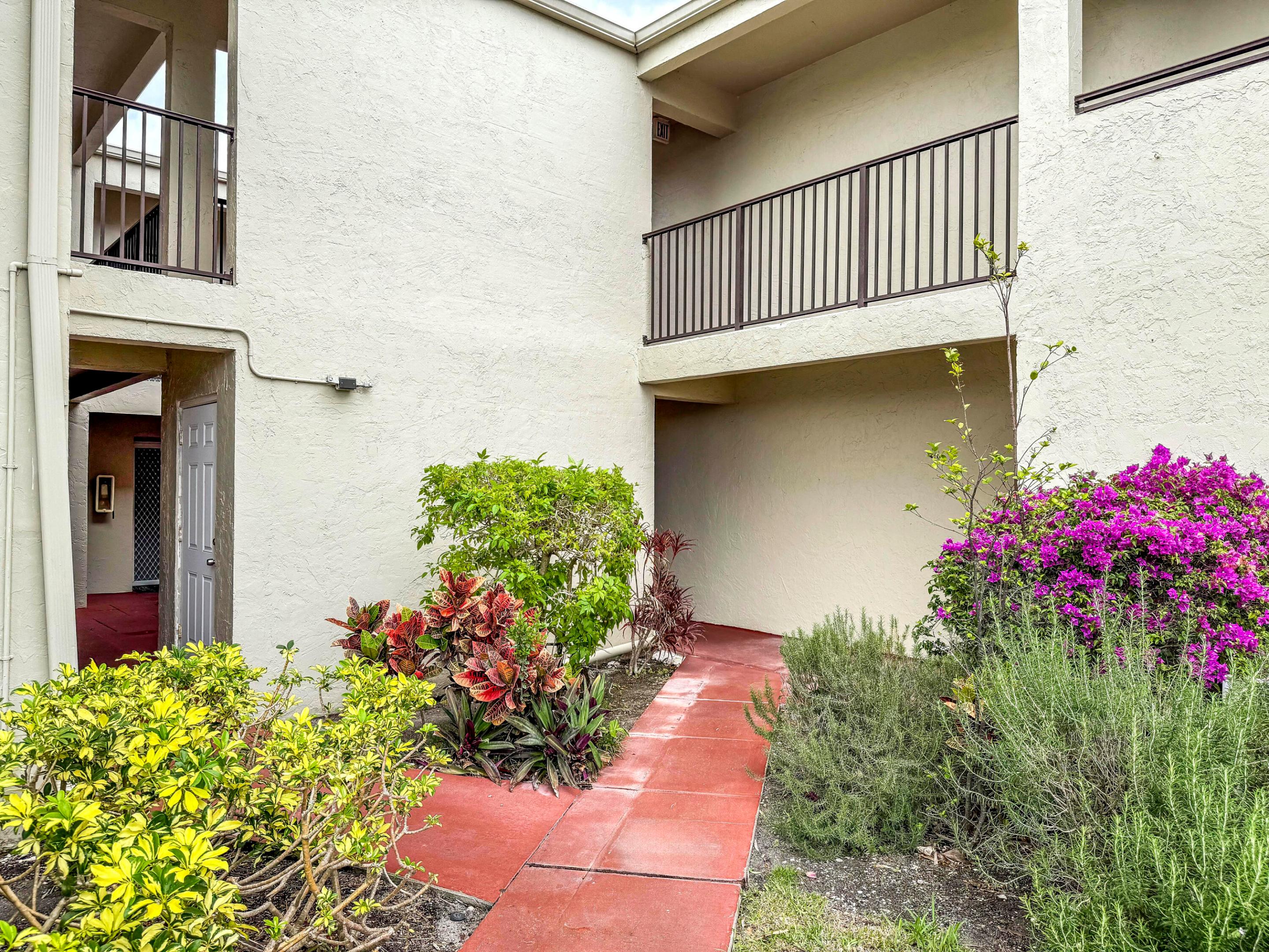 2528 Boundbrook Drive S 205, West Palm Beach, FL 33406, West Palm Beach
