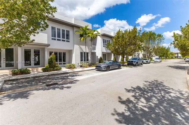 6440 NW 103rd Passage, Doral, FL 33178