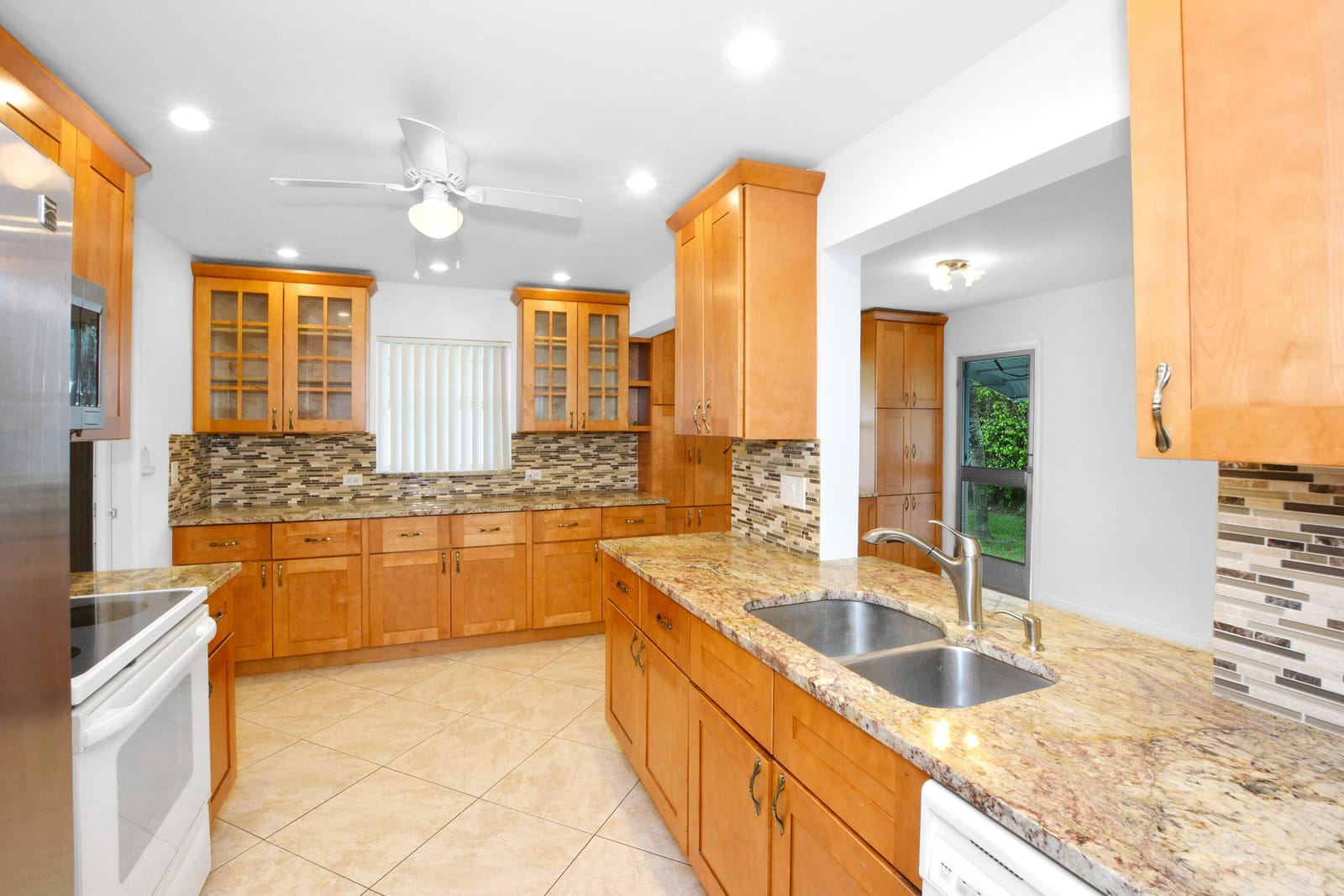 1204 SW 24th Street, Boynton Beach, FL 33426 photo 4