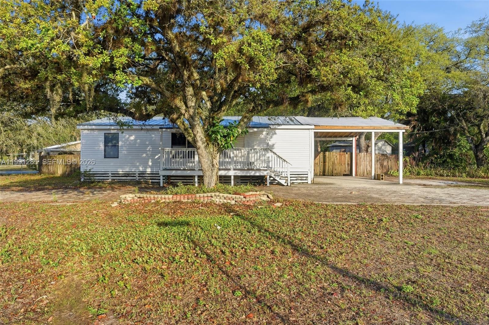 740 Bennett Avenue — photo 3