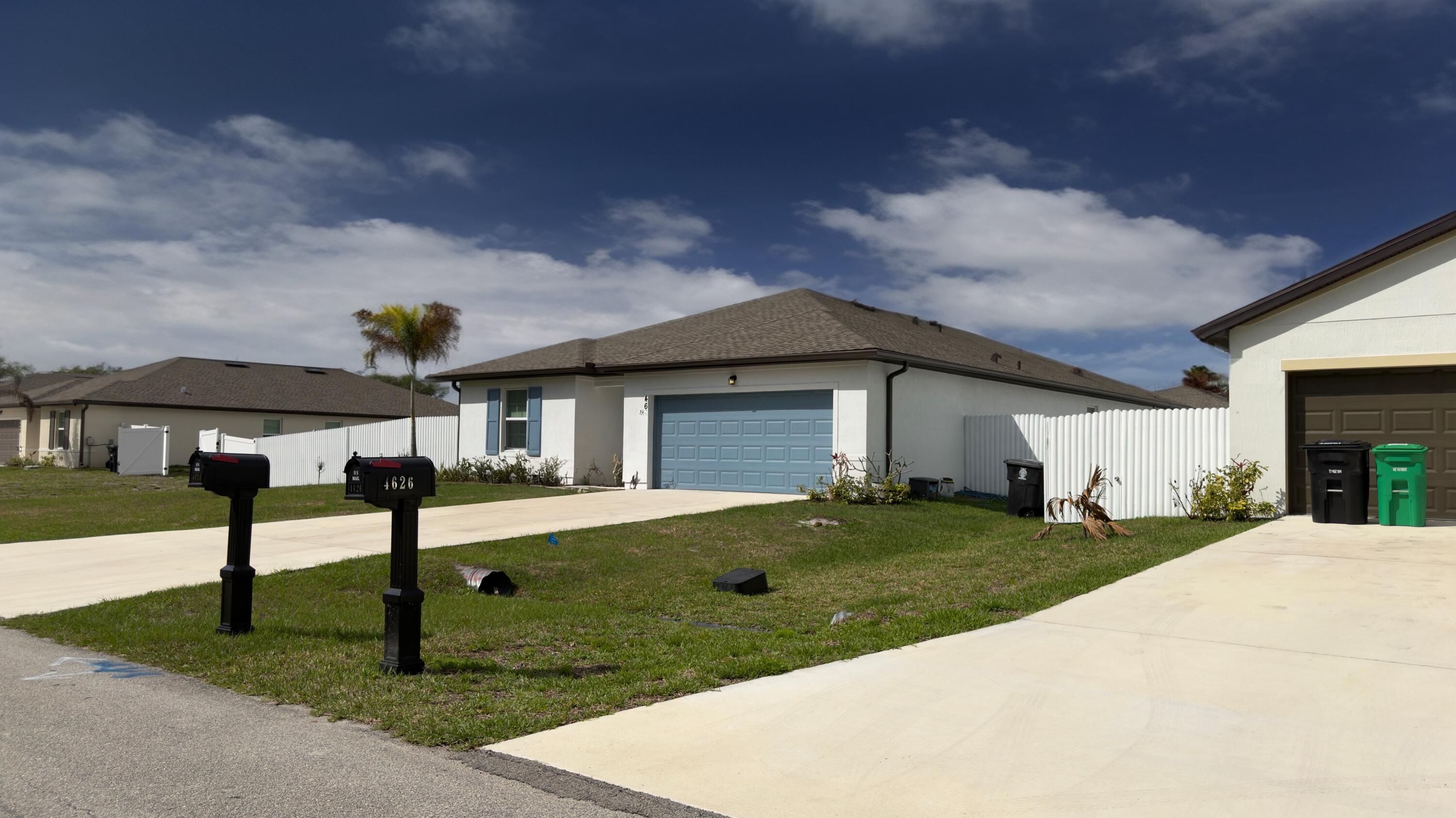 4636 SW Lassiter Terrace — photo 3