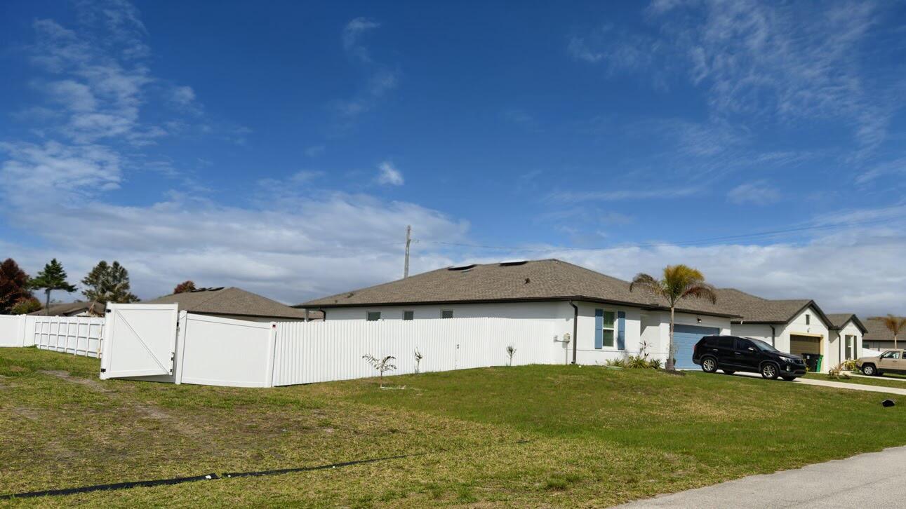 4636 SW Lassiter Terrace — photo 6