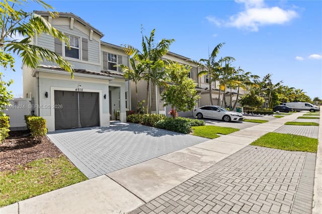 4910 NW 48th Terrace, sold in Trails At Central Parc, Fort Lauderdale, FL
