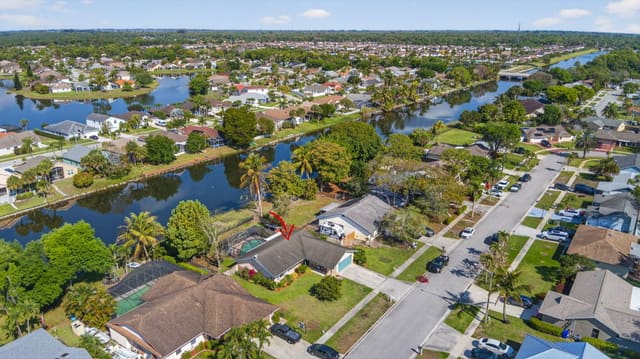 132 Parkwood Drive, sold in Huntington Woods, Royal Palm Beach, FL