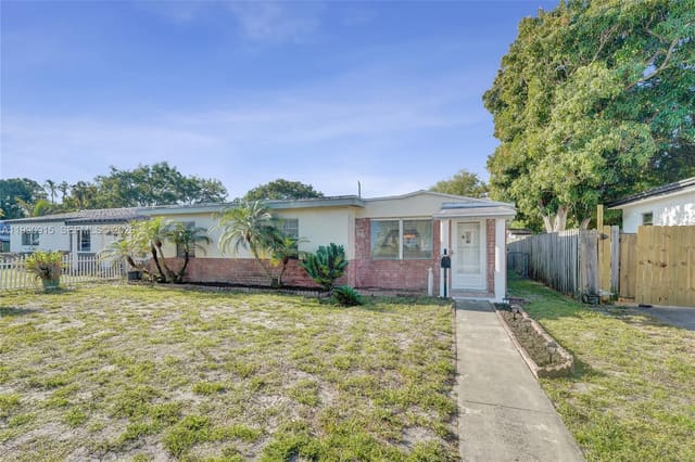 2542 Coolidge Street, Hollywood, FL 33020