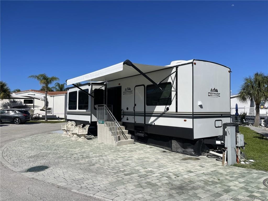 769 Nettles Boulevard, Jensen Beach, FL 34957 photo 2