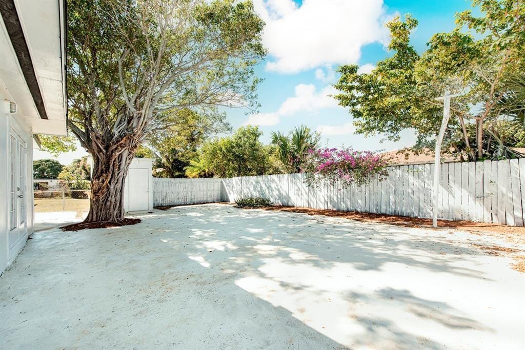 1031 SW 6th Way, Deerfield Beach, FL 33441 photo 21
