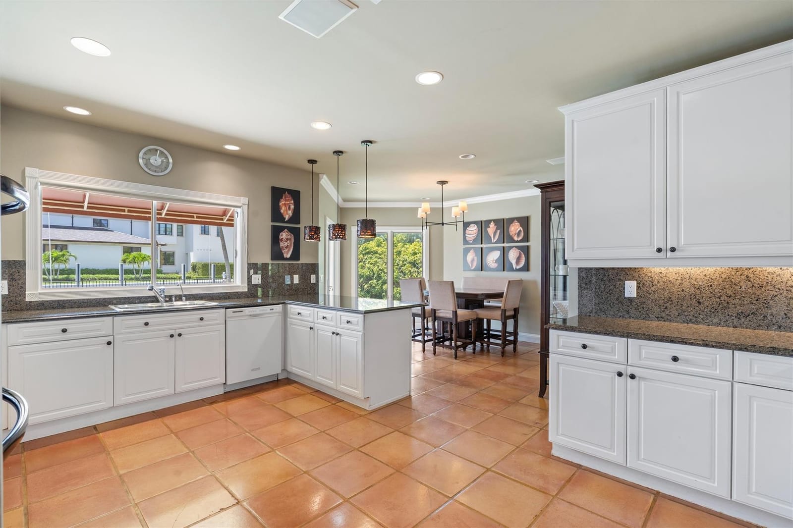 703 Royal Plaza Drive — photo 5