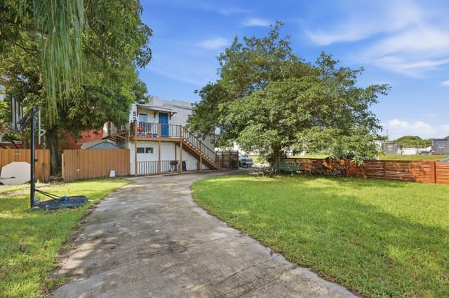 528 CHURCHILL Road, West Palm Beach, FL 33405