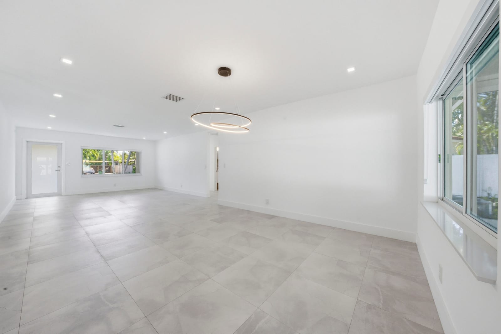 2001 NE 17th Way — photo 11