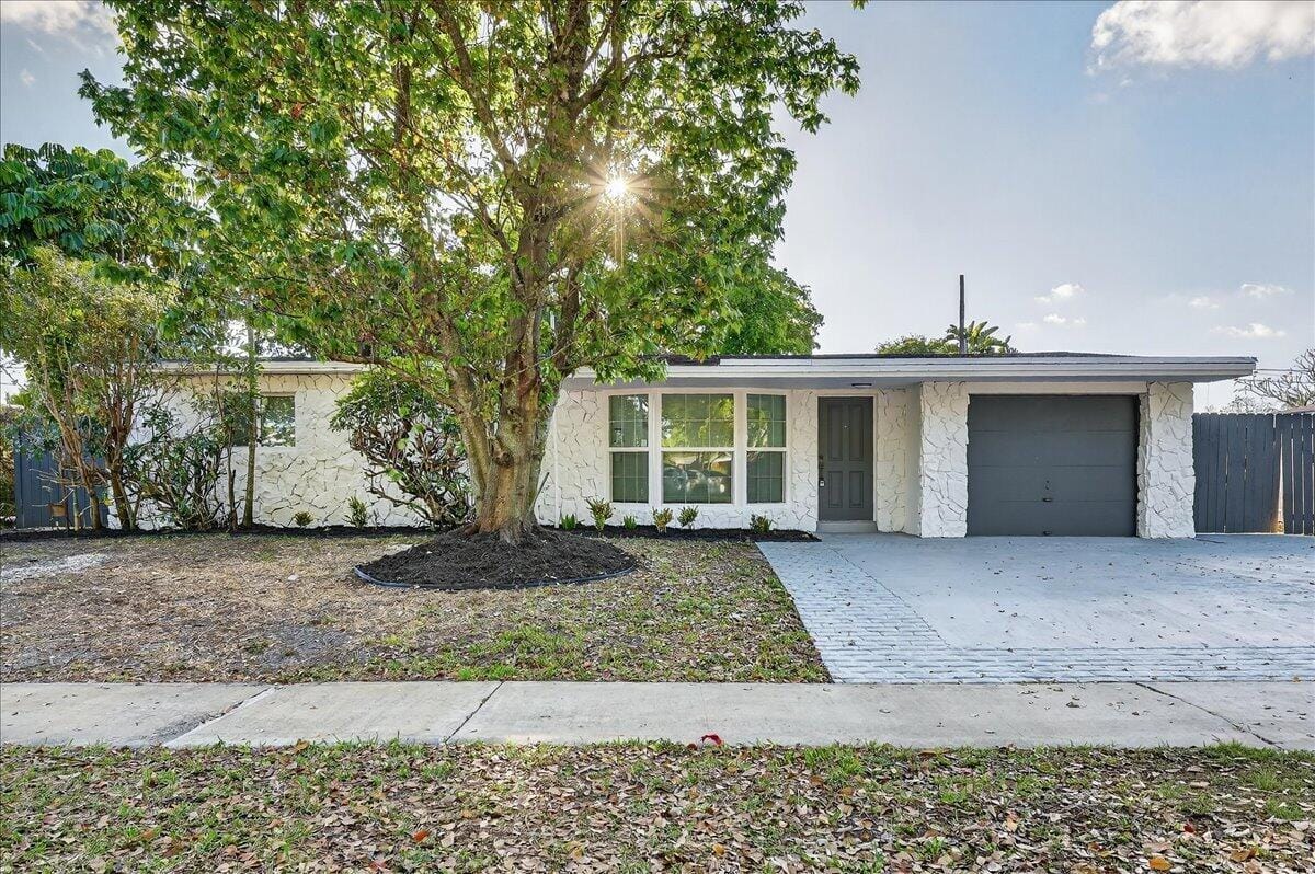710 SW 67th Avenue, Pembroke Pines, FL 33023