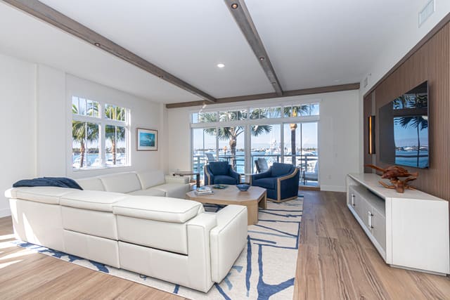 184 Lake Drive 3201, Palm Beach Shores, FL 33404