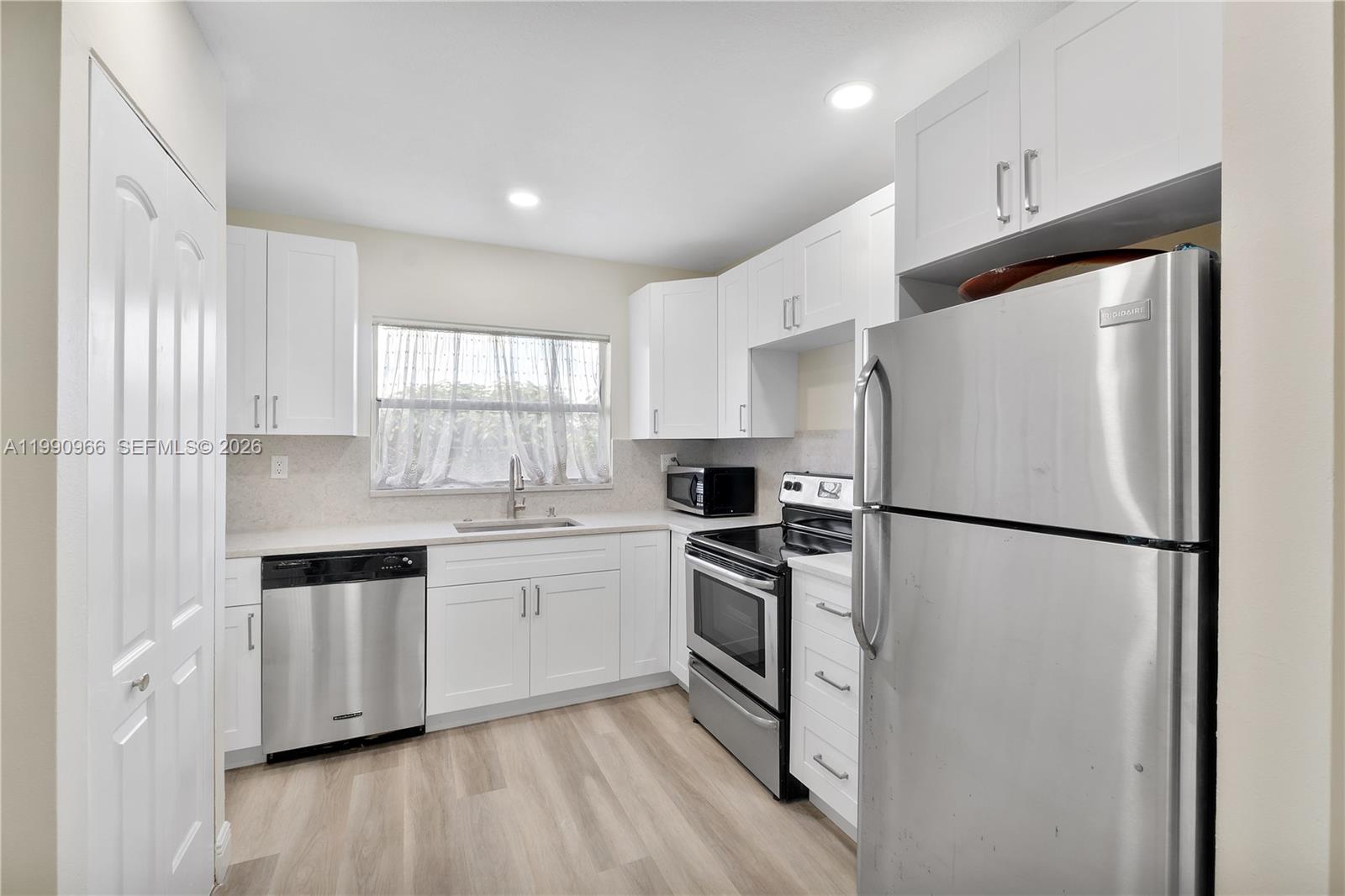 9201 Sunrise Lakes Boulevard 304, Sunrise, FL 33322, Sunrise