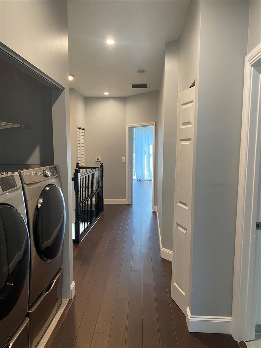 2706 NE 30th Place 2706 — photo 4