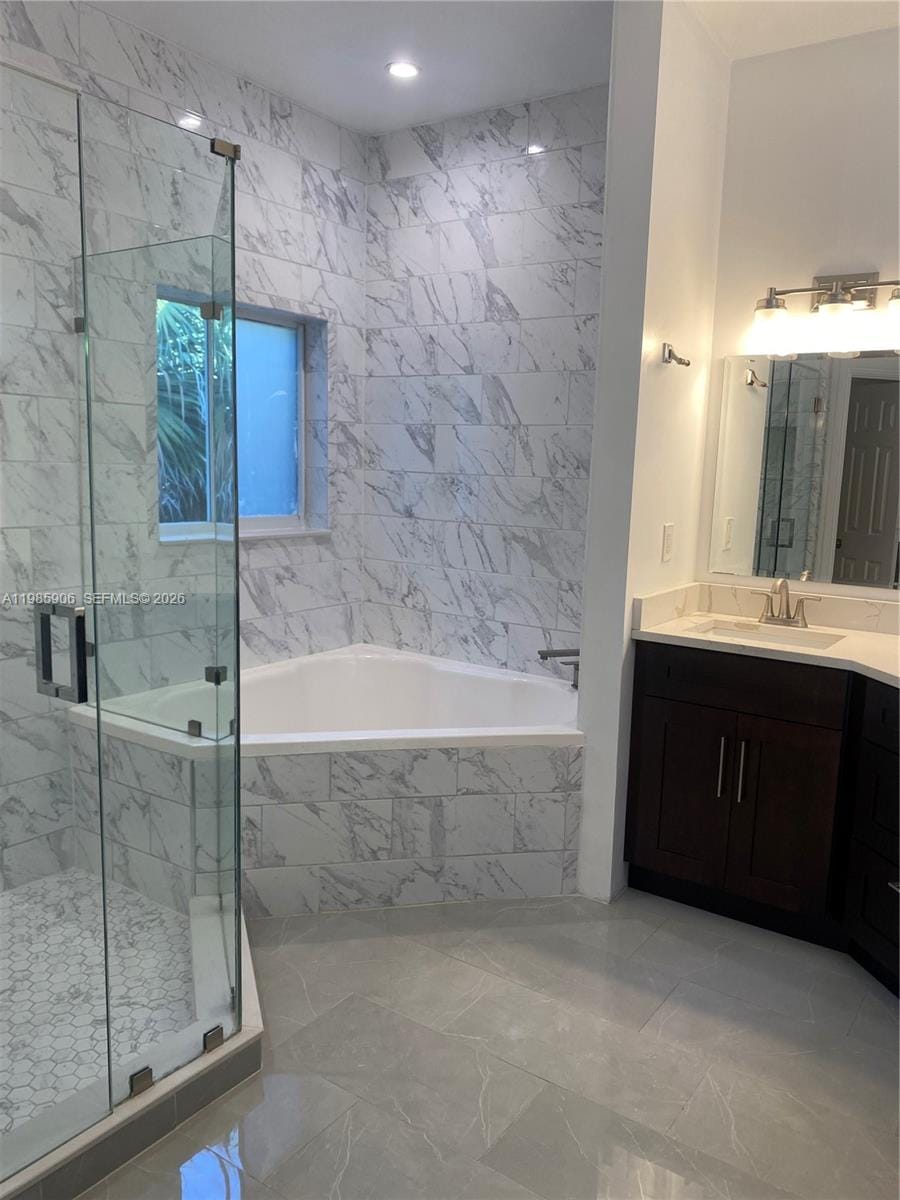 2706 NE 30th Place 2706 — photo 12