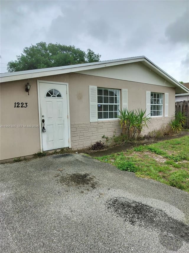 1223 Cherokee Street, Jupiter, FL 33458