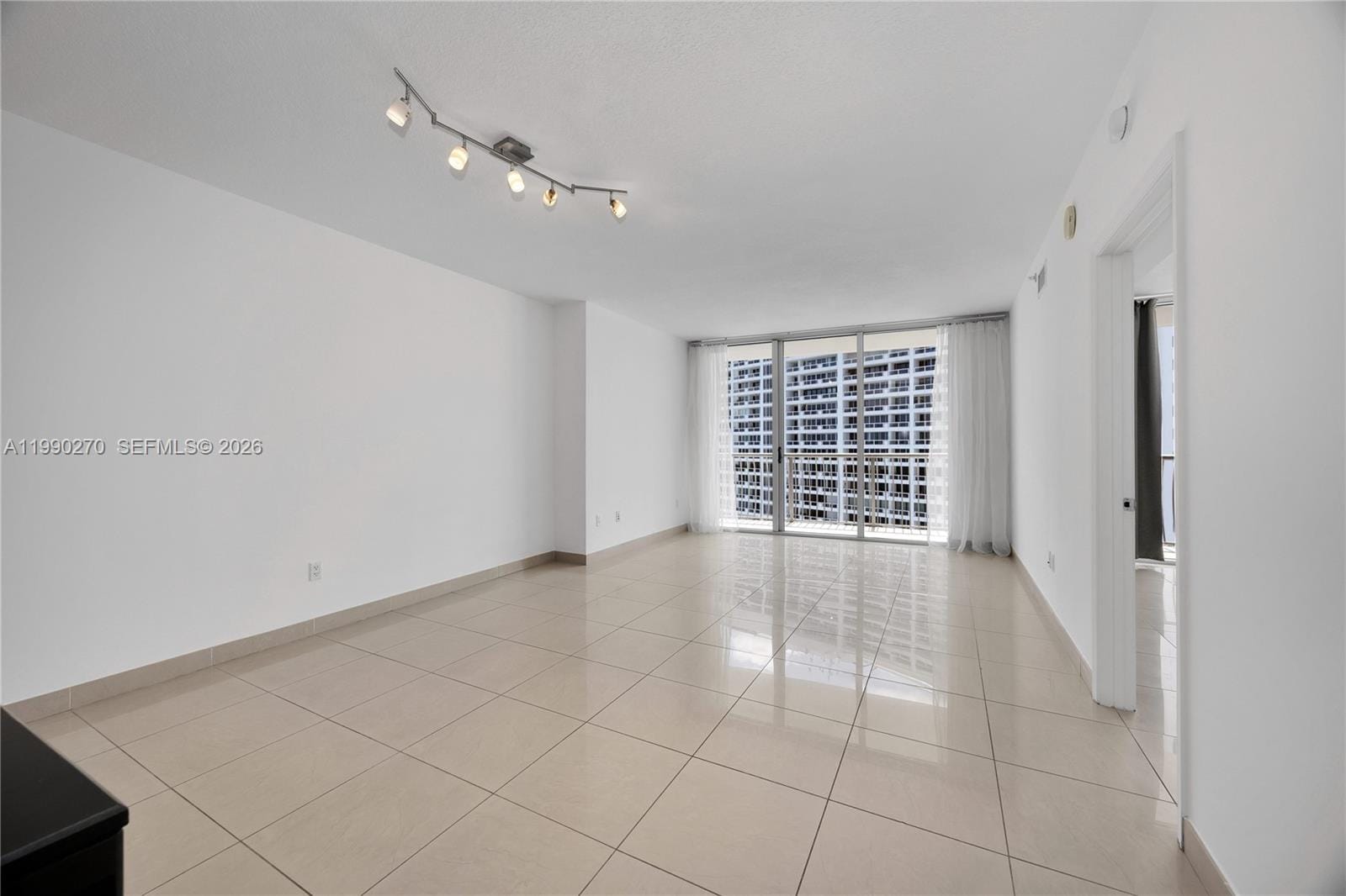 1750 N Bayshore Drive 2804, Miami, FL 33132 photo 3