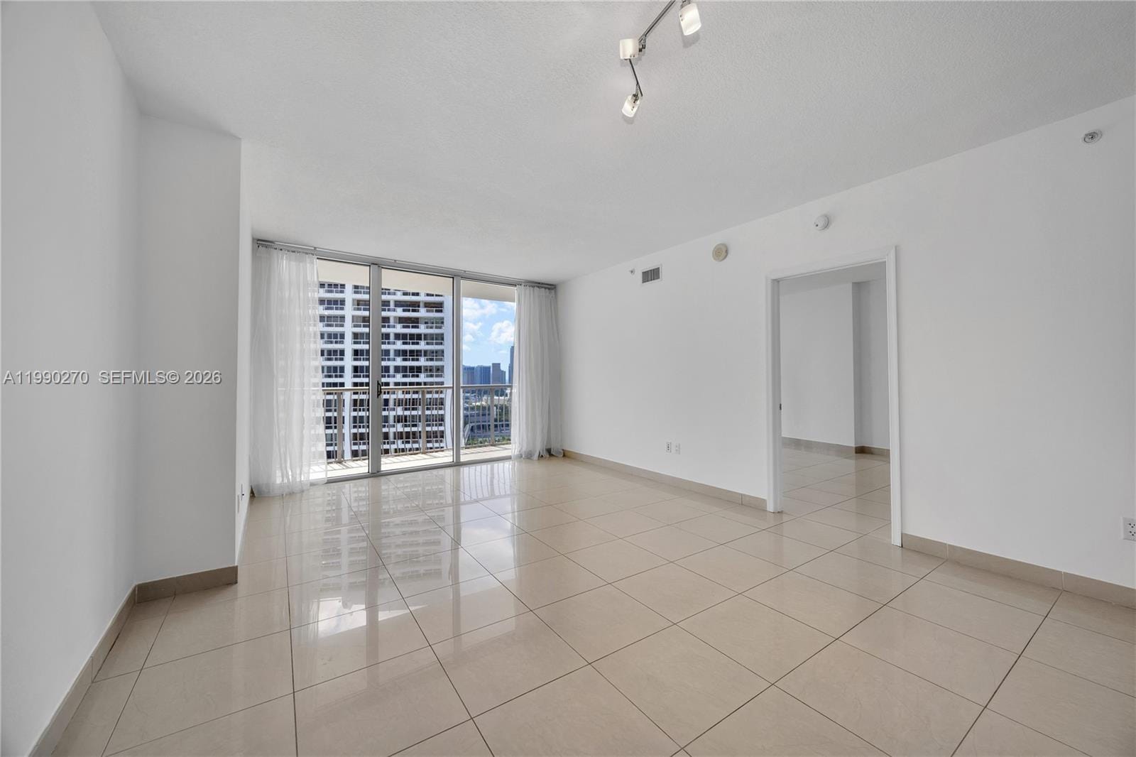 1750 N Bayshore Drive 2804, Miami, FL 33132 photo 4