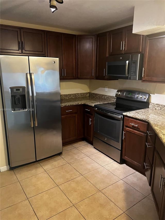 802 Constitution Drive 802B, Homestead, FL 33034