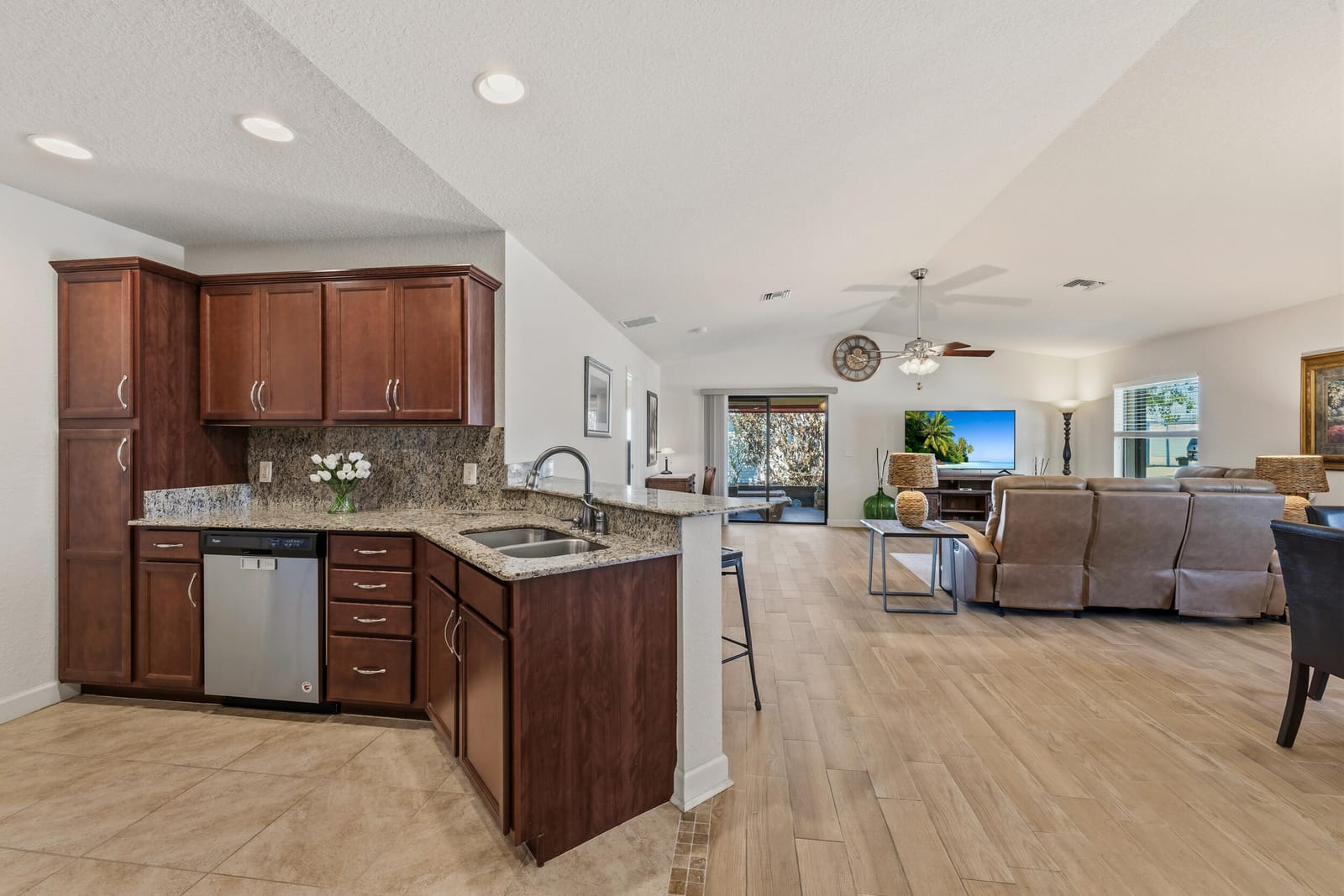 6700 Dulce Real Avenue — photo 10