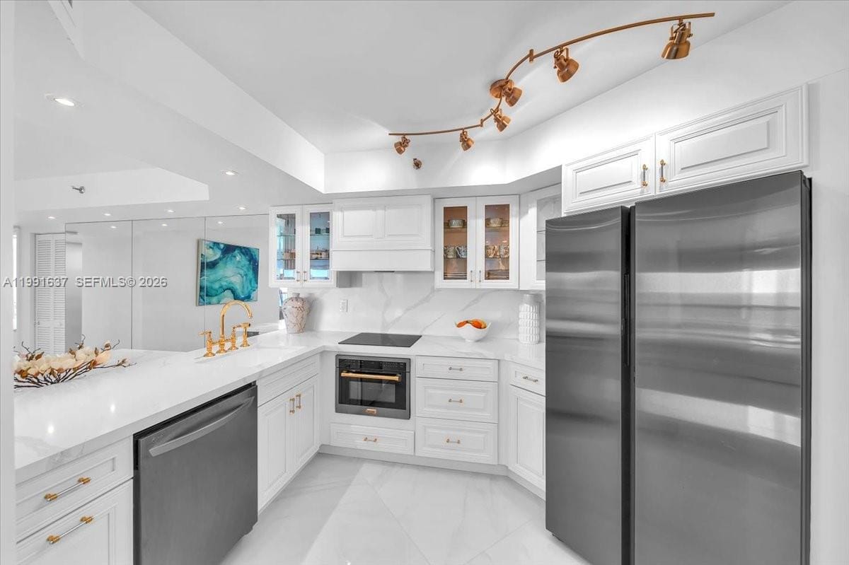 6767 Collins Avenue 1110 — photo 12