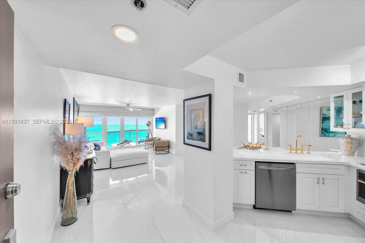 6767 Collins Avenue 1110 — photo 4