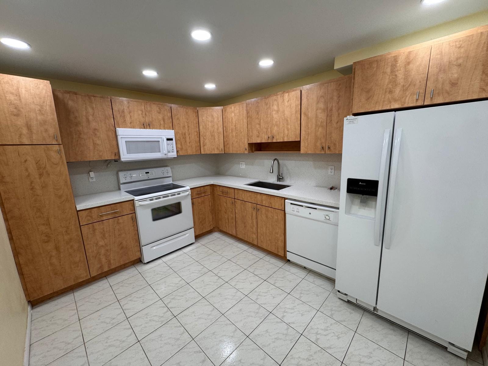901 Cypress Terrace 103 — photo 5