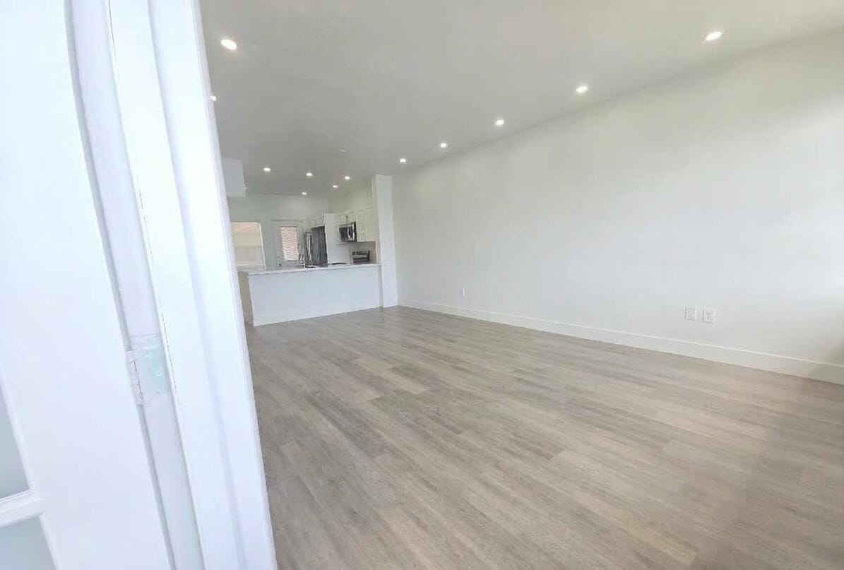 18555 NE 14th Avenue 709 — photo 12