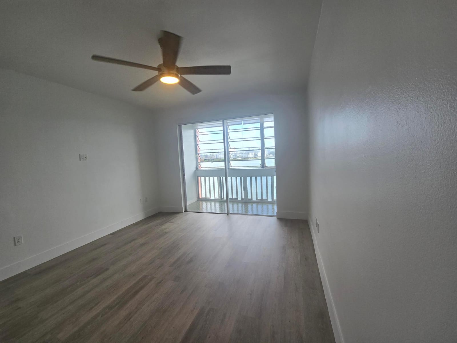 18555 NE 14th Avenue 709, Miami, FL 33179 photo 13