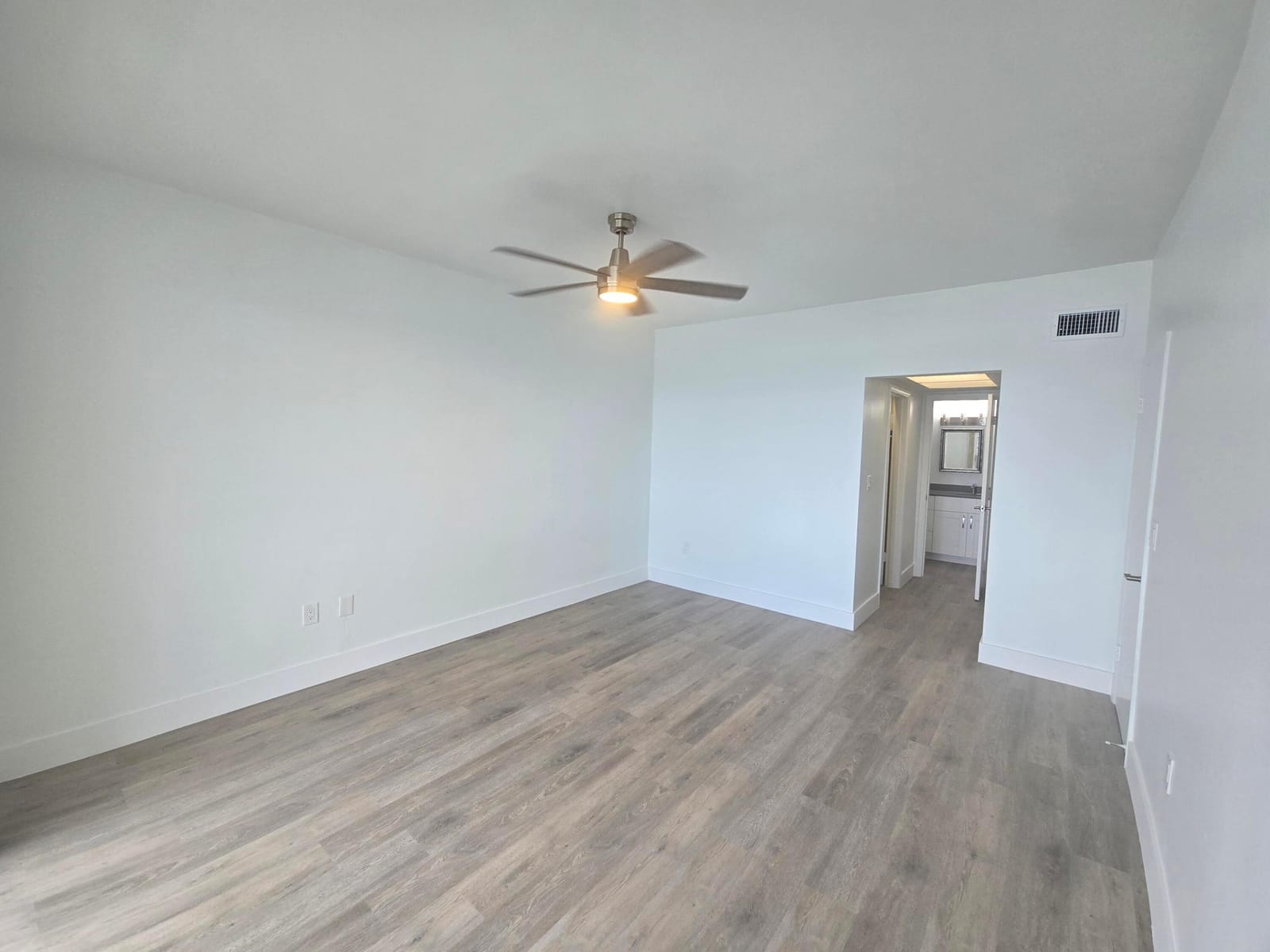 18555 NE 14th Avenue 709, Miami, FL 33179 photo 15