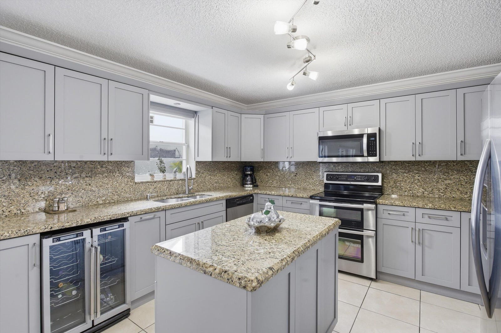 18811 NW 80th Avenue, Hialeah, FL 33015 photo 29