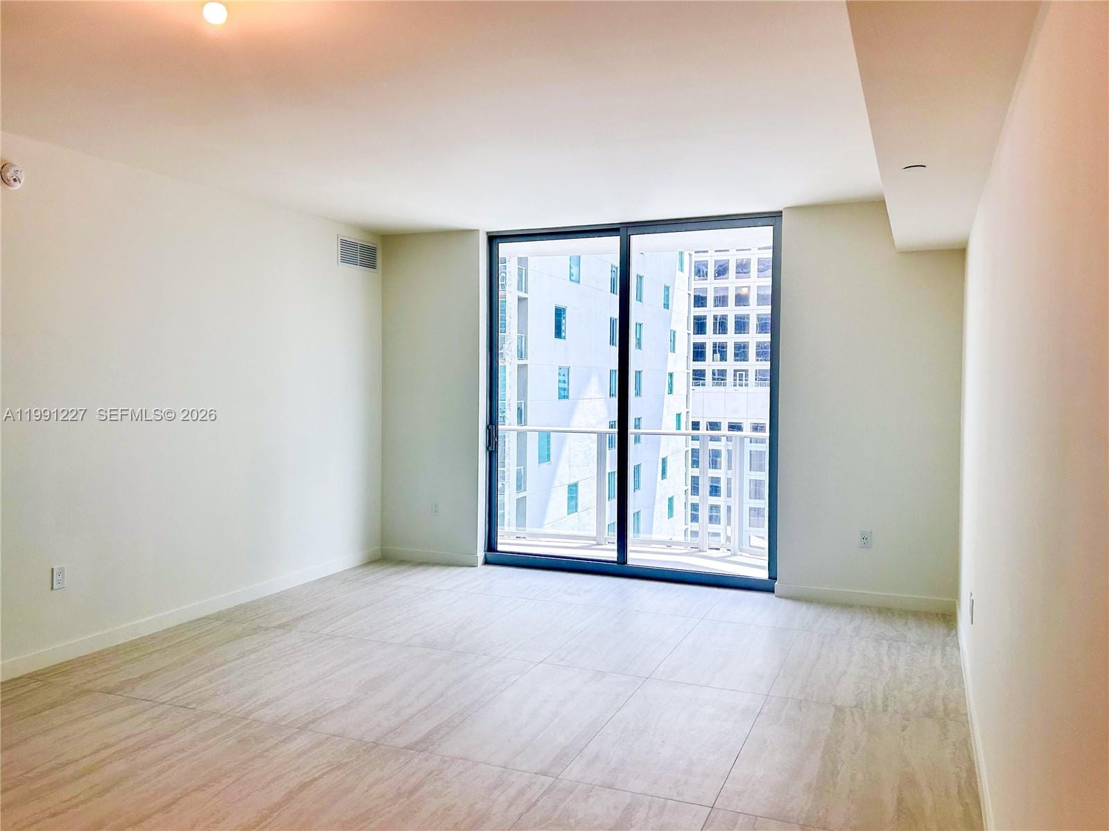 77 SE 5th Street 3614 — photo 11