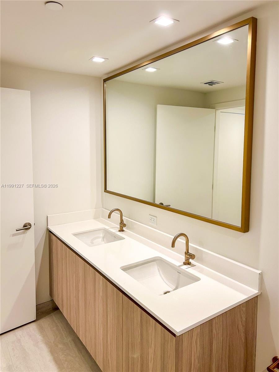 77 SE 5th Street 3614 — photo 8