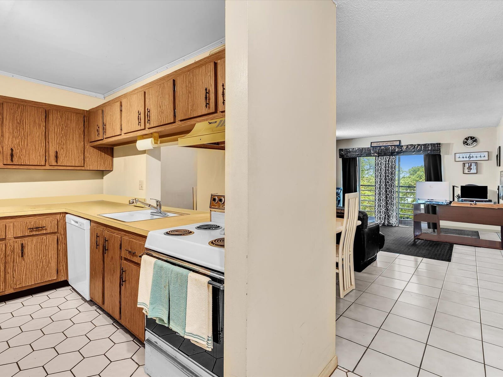2800 NW 56th A404, Lauderhill, FL 33313 photo 5