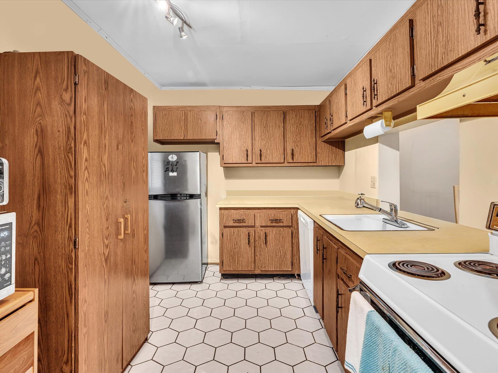 2800 NW 56th A404, Lauderhill, FL 33313 photo 6
