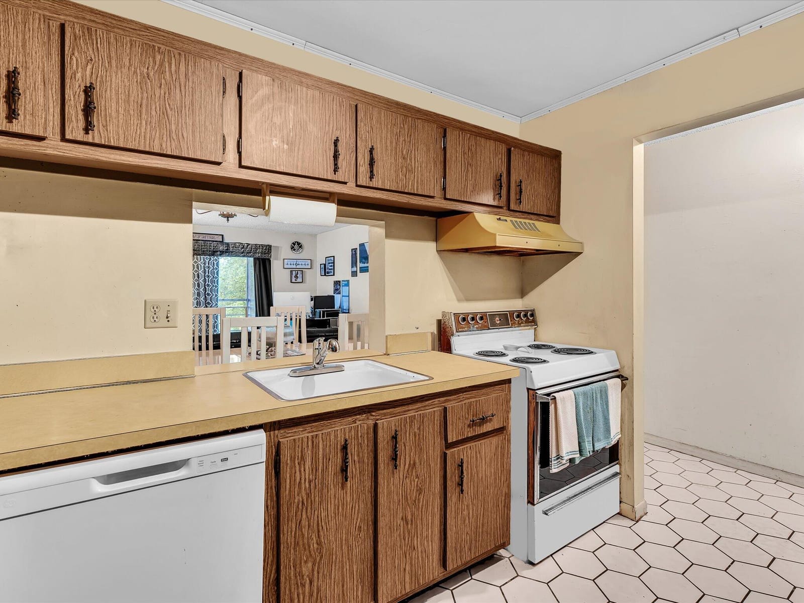 2800 NW 56th A404, Lauderhill, FL 33313 photo 8