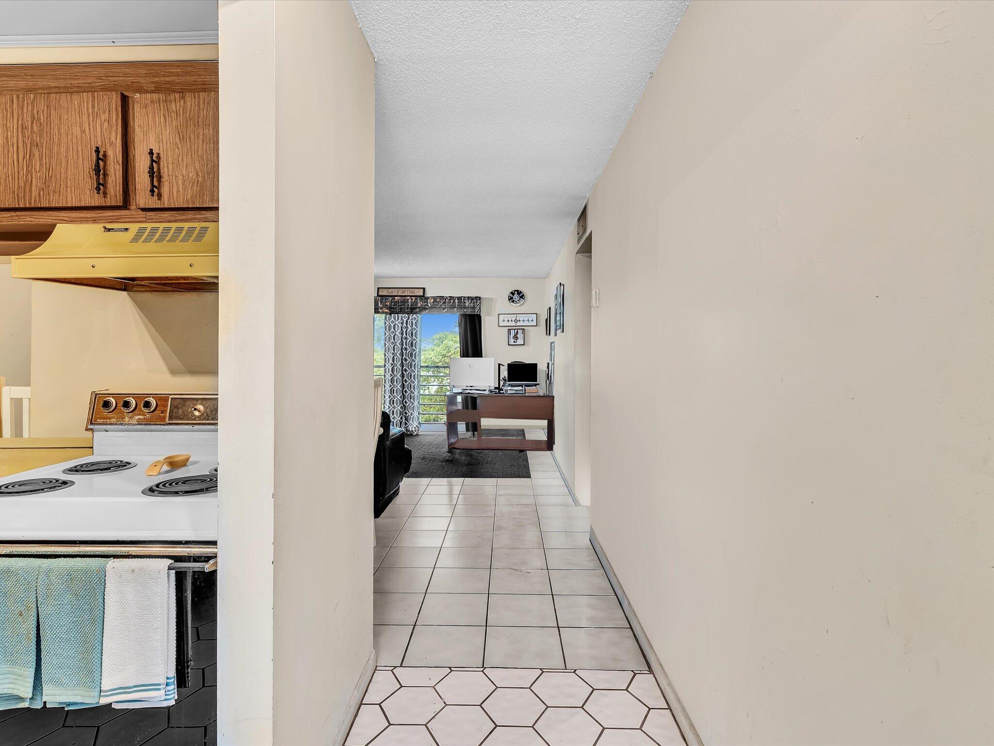 2800 NW 56th A404, Lauderhill, FL 33313, Lauderhill