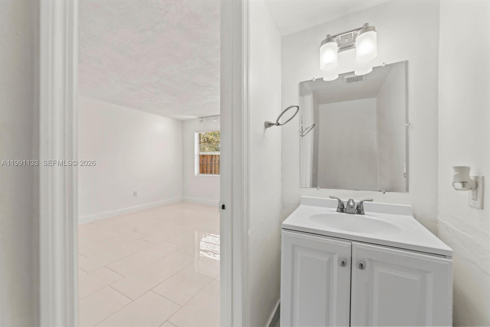 1560 NE 151st Street 103 — photo 5