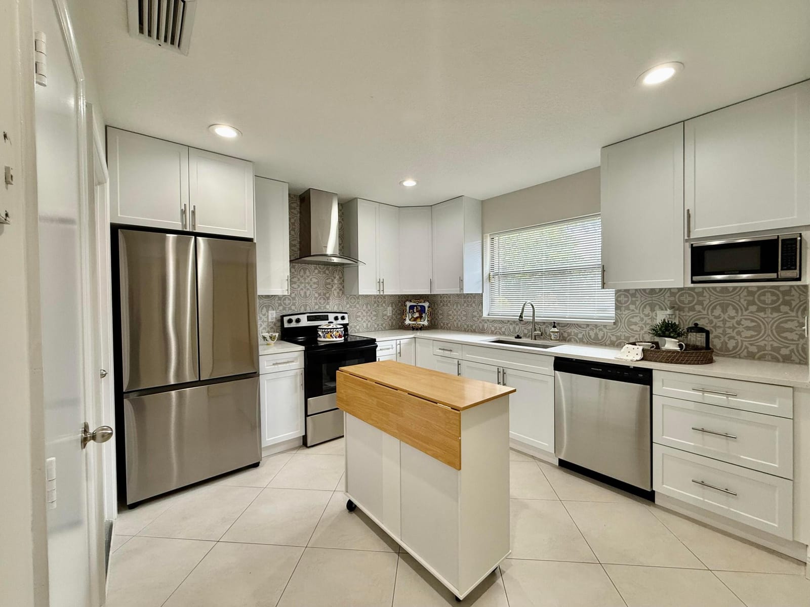 9890 Pecan Tree Drive B — photo 4