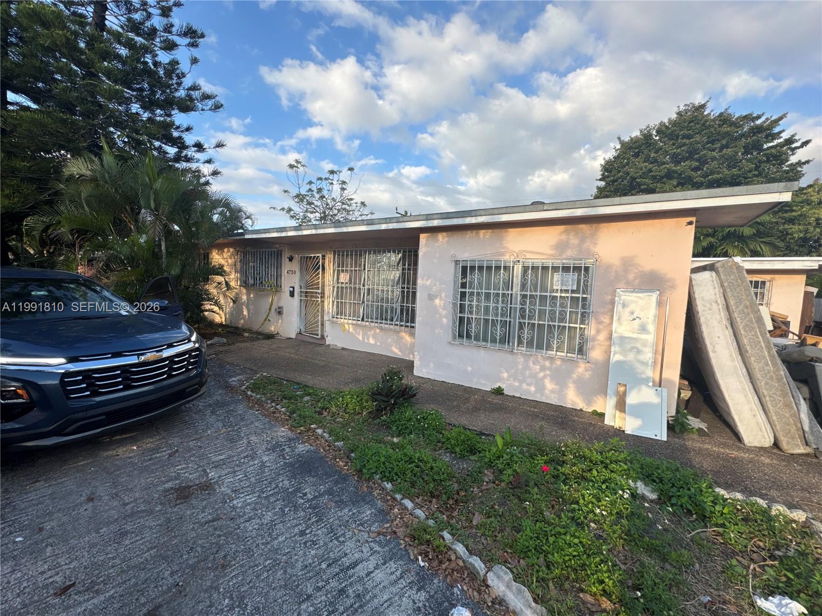 4730 W 8th Avenue, Hialeah, FL 33012, Hialeah