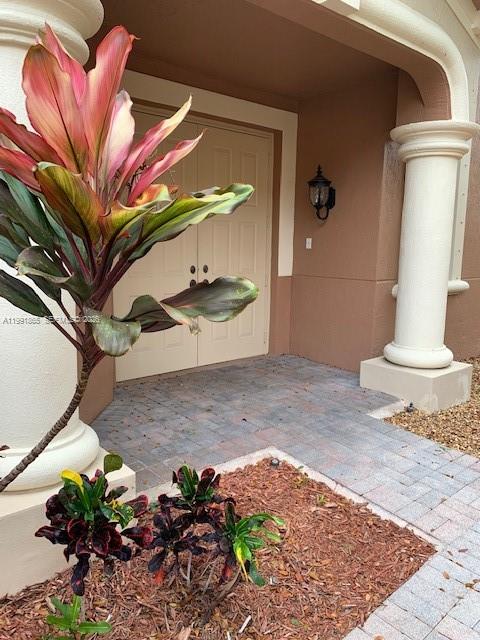 2800 Kinsington Circle, Weston, FL 33332, Weston