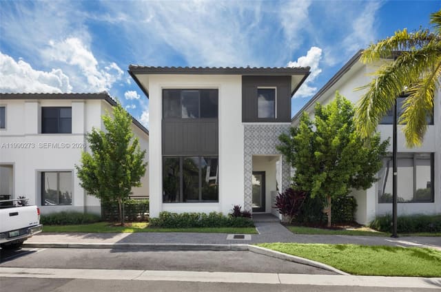 8026 NW 43rd Street, sold in Canarias East, Doral, FL