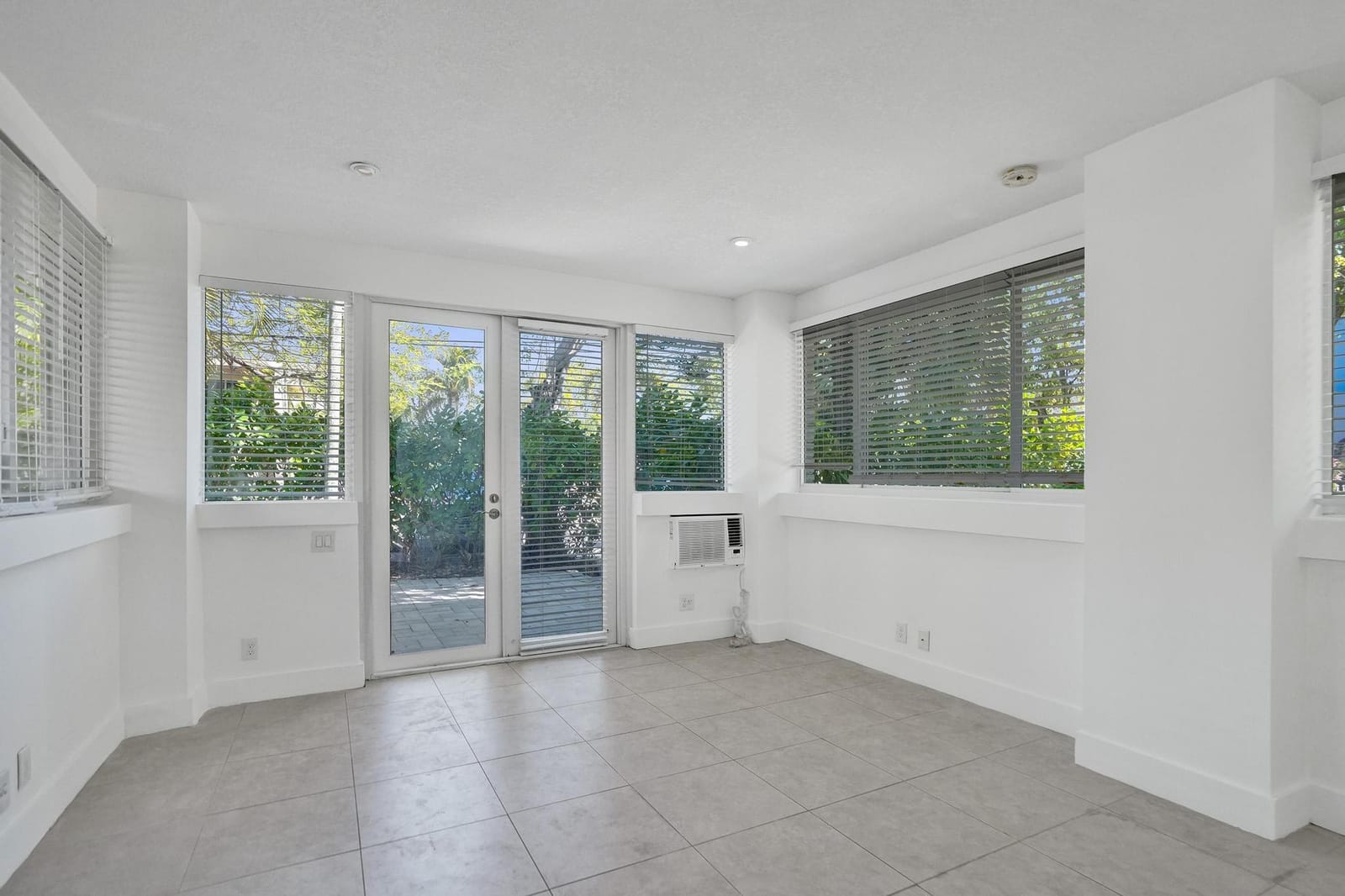 1415 SE 2nd Street 1-4, Fort Lauderdale, FL 33301 photo 25