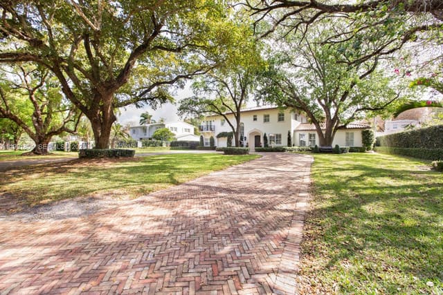3919 Granada Boulevard, sold in Coral Gables C C, Coral Gables, FL