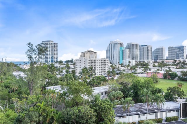 2530 NE 9th Street 1, Fort Lauderdale, FL 33304