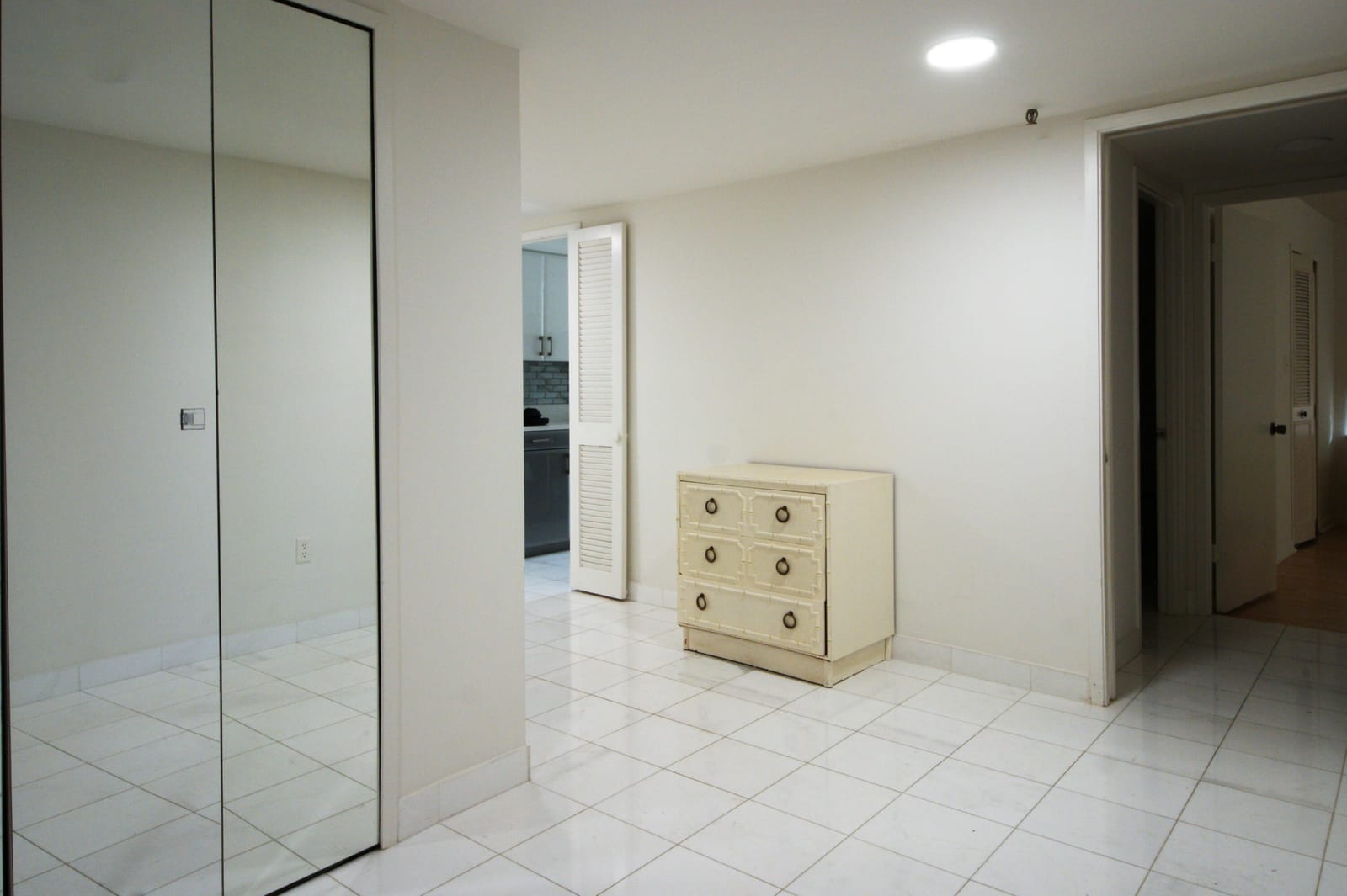 2450 Presidential Way 208 — photo 3