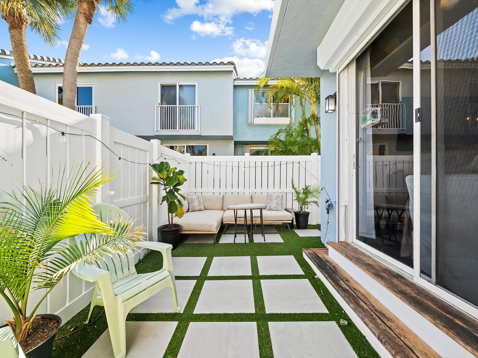1074 Jeffery Street, Boca Raton, FL 33487 photo 4