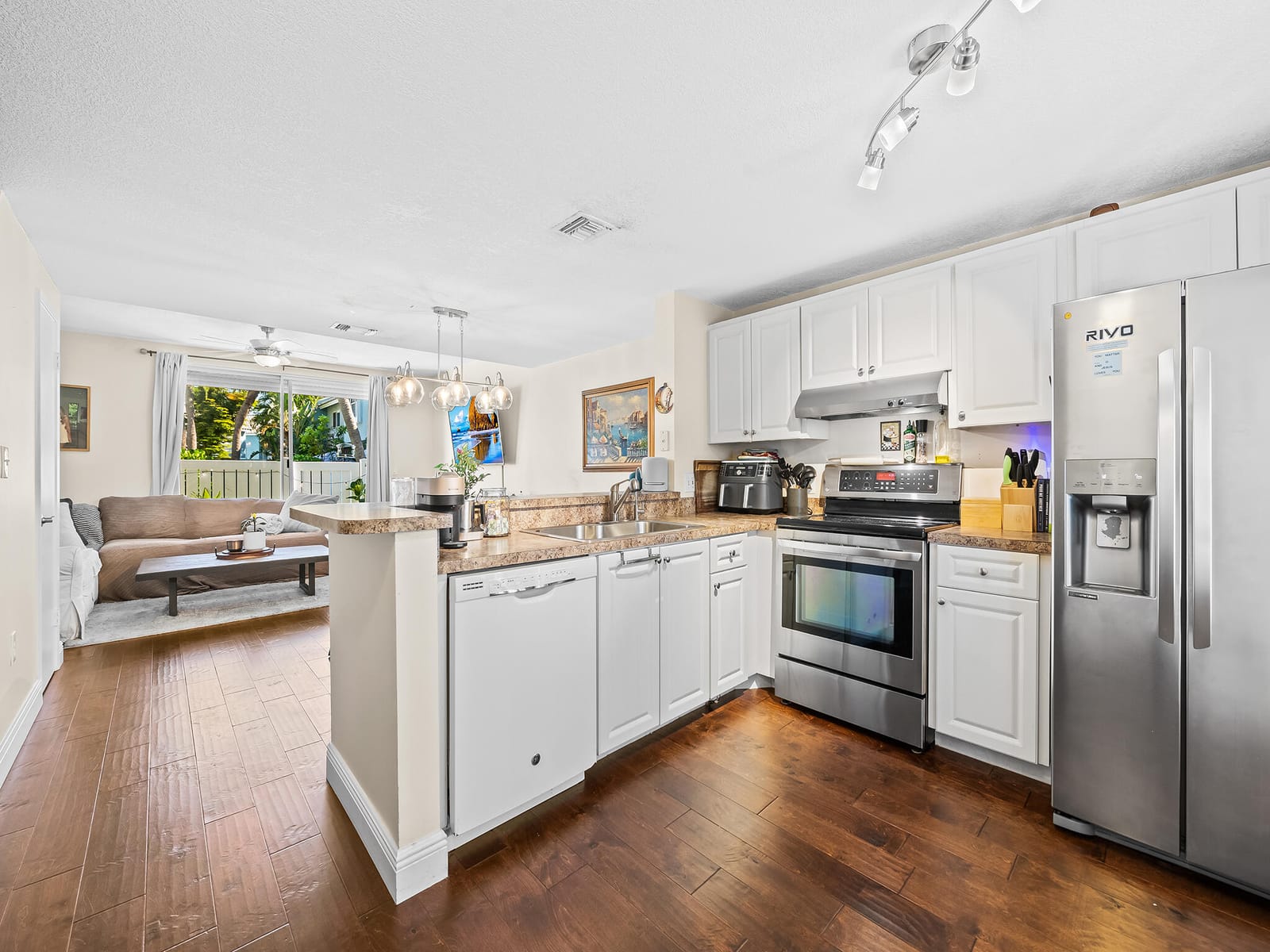 1074 Jeffery Street, Boca Raton, FL 33487 photo 10