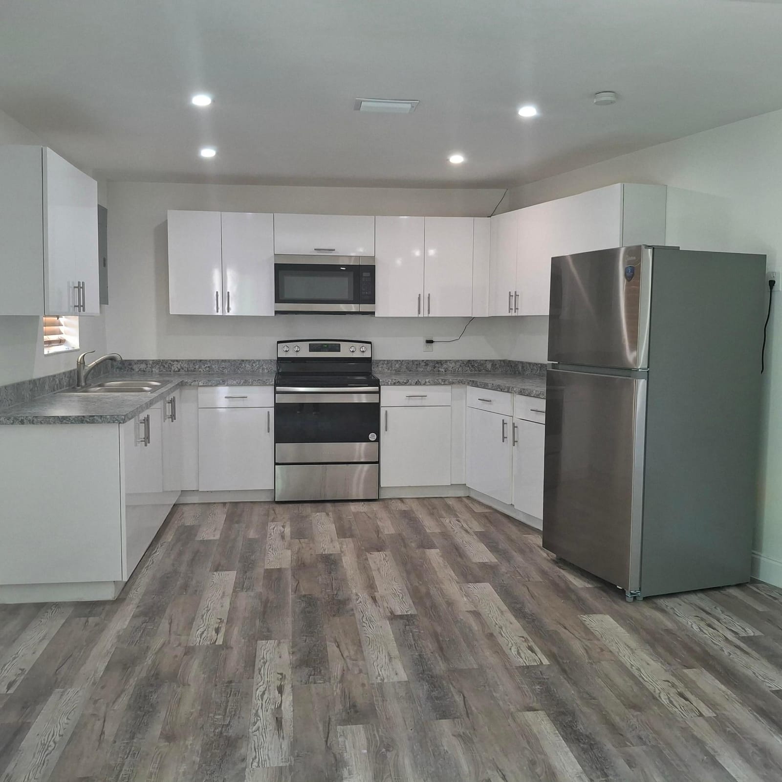 1097 Wilkinson Road B — photo 5